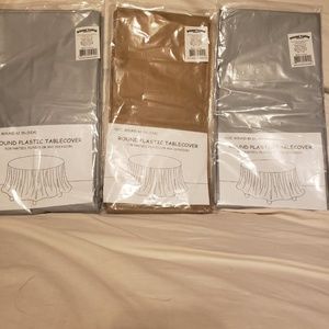 Gold/Silver Round Plastic Tablecloths